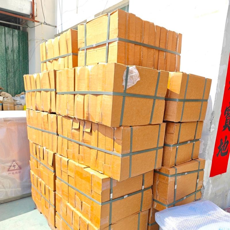 英国の新規顧客からの電力メーターボックスの注文の最初のバッチが正常に発送されました