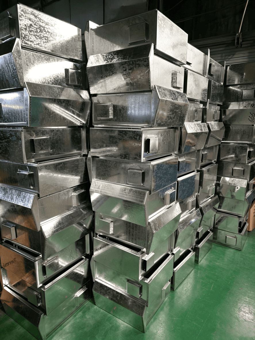亜鉛メッキ板から完成ボックスまで：Ouyue Electric の板金工場の実際の写真、スプレー前のステンレス鋼配電ボックスの組み立てプロセスを明らかに